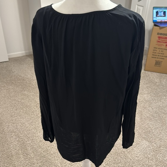 Black Vneck blouse - Picture 2 of 3